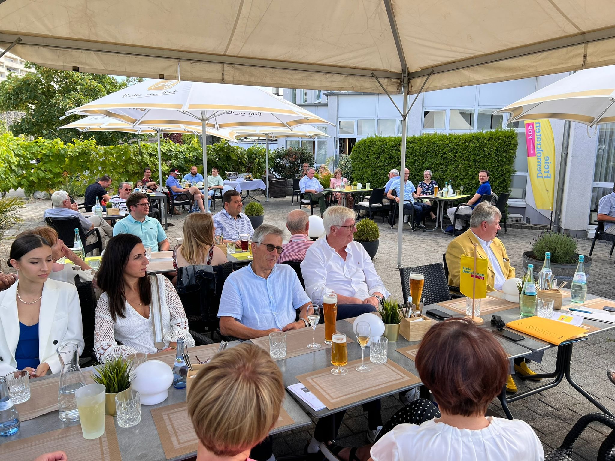 Ein Blick über das Sommerfest.