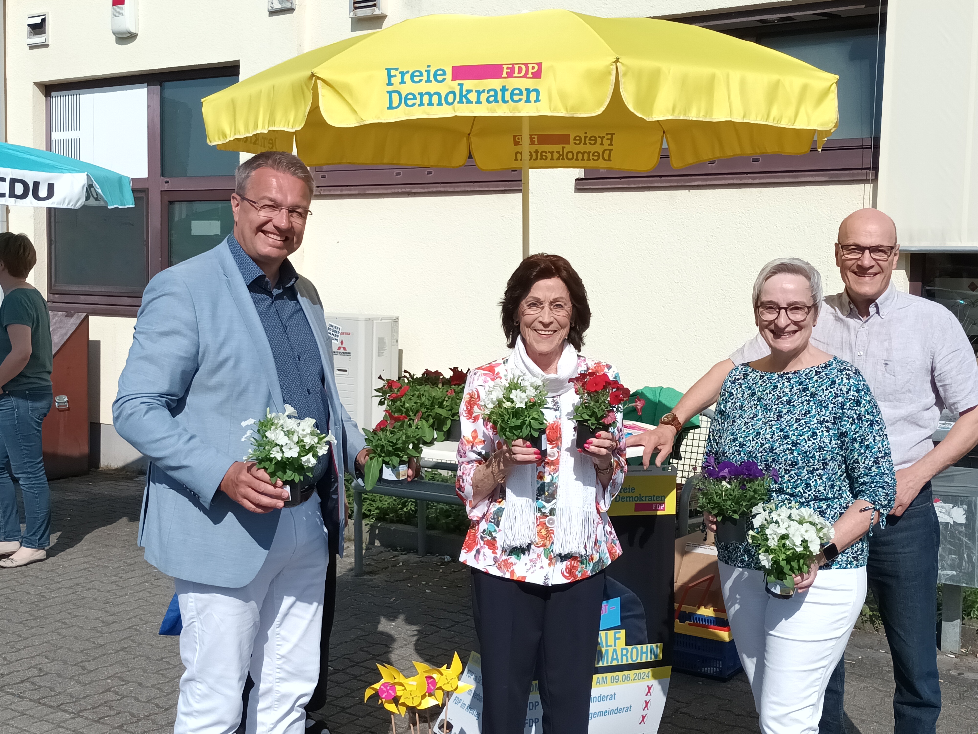 Muttertagsaktion mit Ortsbürgermeister Ralf Marohn in Neuhofen